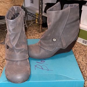 Blowfish gray suede booties